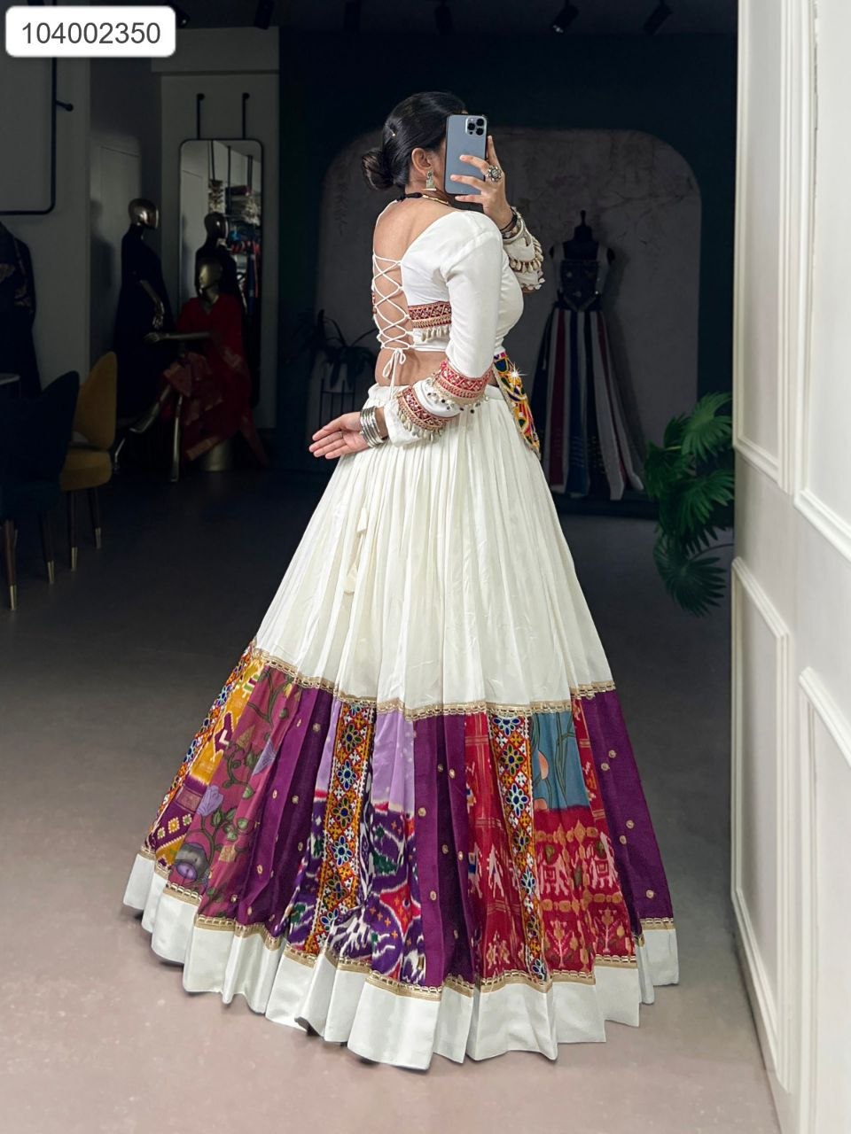Multicolor beauty with a touch of tradition – designed for Garba moves