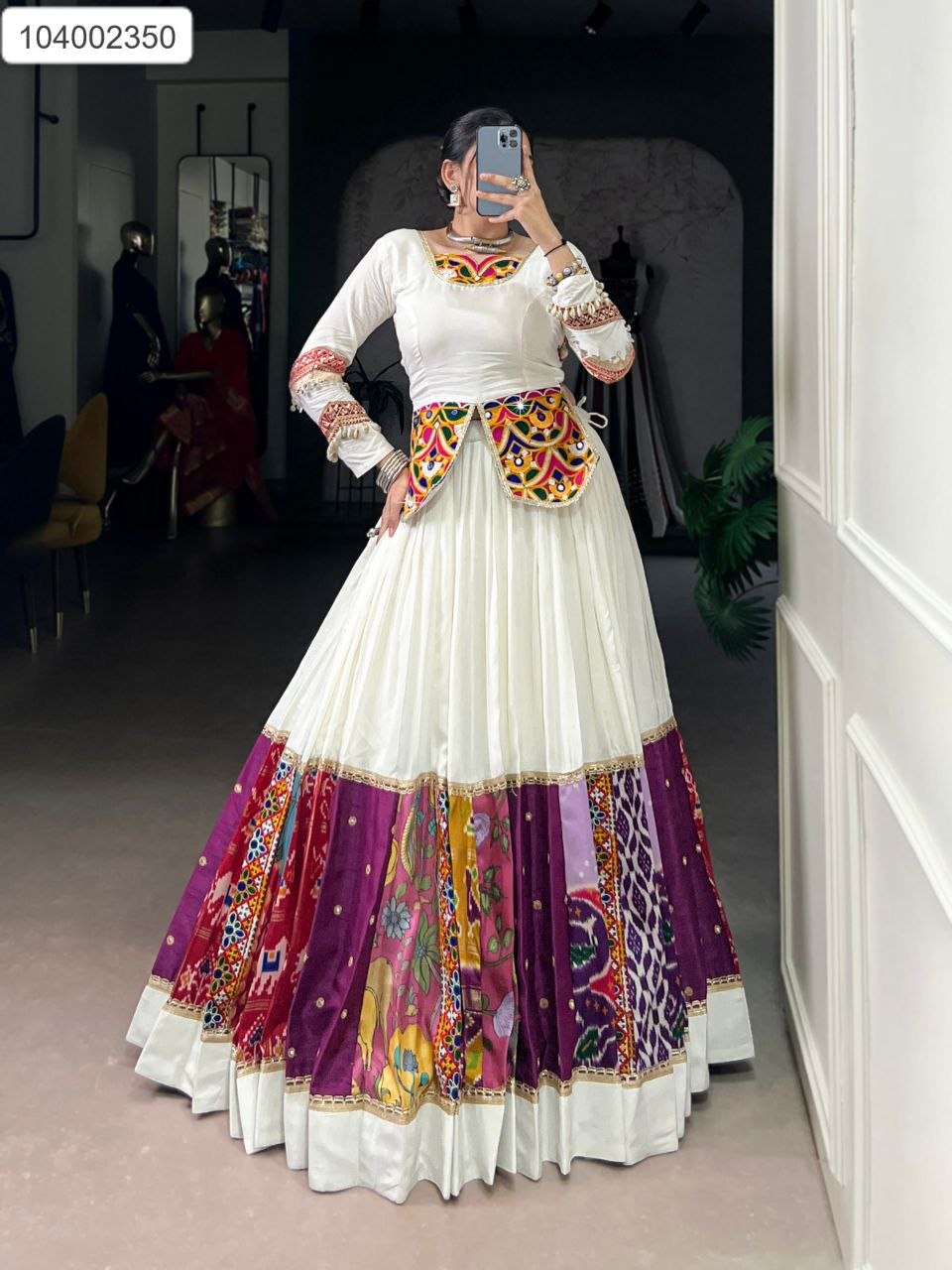 Multicolor beauty with a touch of tradition – designed for Garba moves
