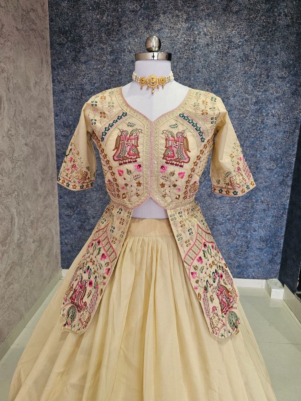 KAN GIPI (કાન ગોપી)-Launching Festival Special Crop Top with Shrug